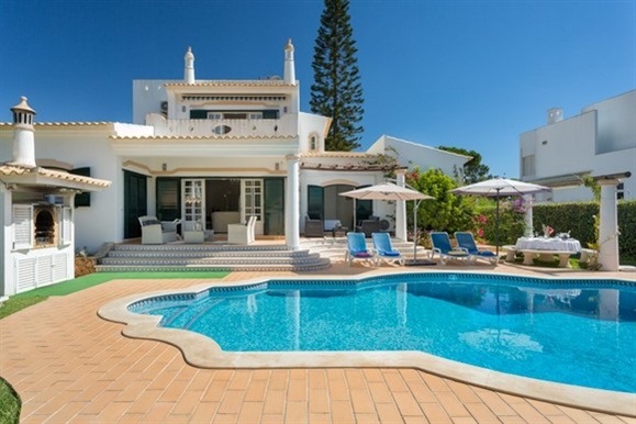 Beautiful villa in Vilamoura for sale